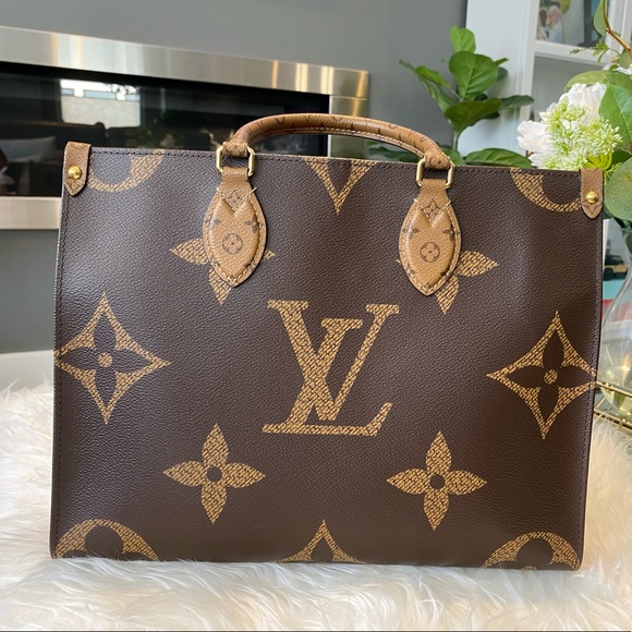 Sold! Louis Vuitton On The Go Tote size MM - Picture 2 of 10